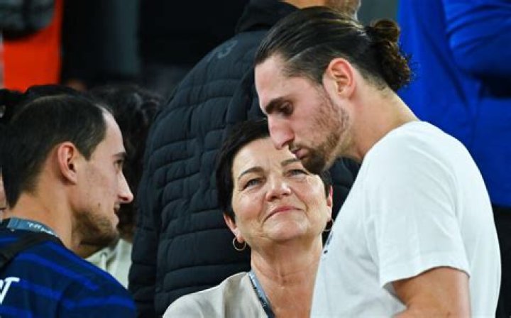 Adrien Rabiot's Girlfriend: Unveiling The Private Life Of The Football Star