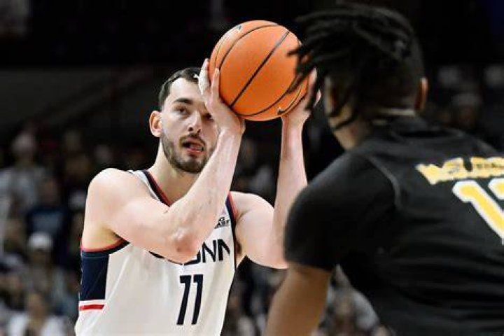 Alex Karaban’s career-high 26 points leads No. 5 UConn to 101-63 rout of Arkansas-Pine Bluff