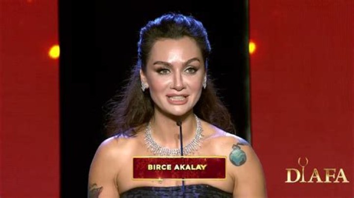 Birce Akalay YouTube