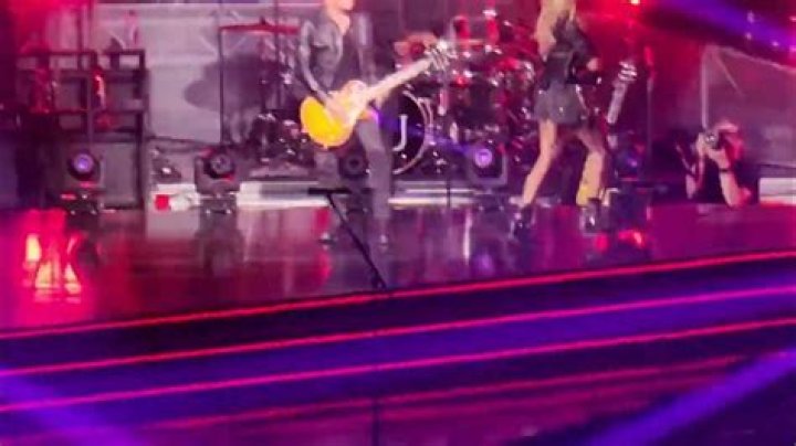 Carrie Underwood to play Moline in November