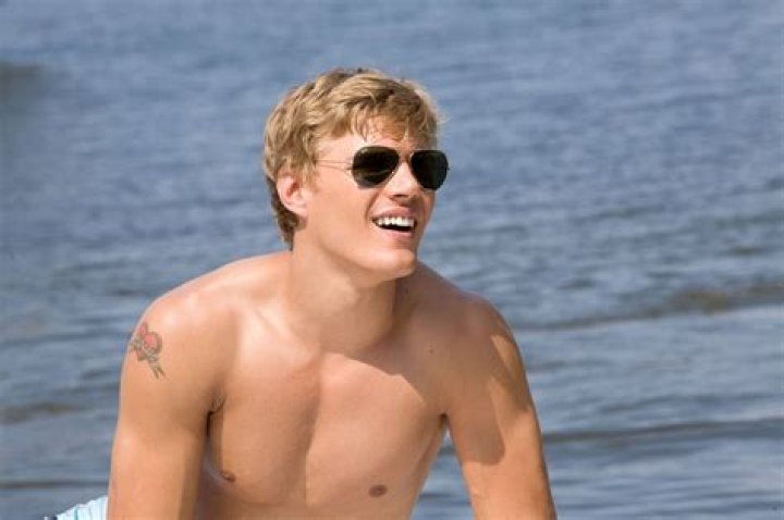 Chris Zylka photo 5 of 8 pics, wallpaper photo 492762 ThePlace2