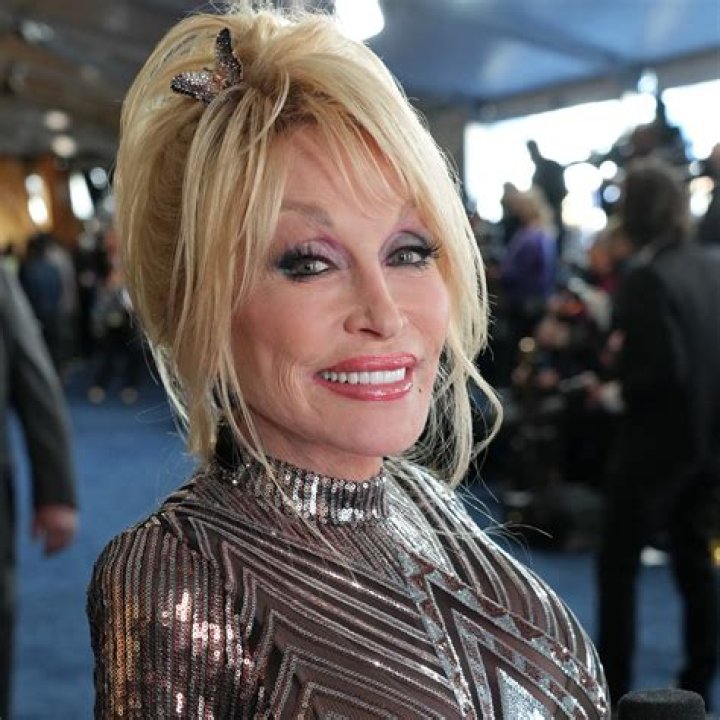 Dolly Parton's Height, Weight, Measurements, Bio & More