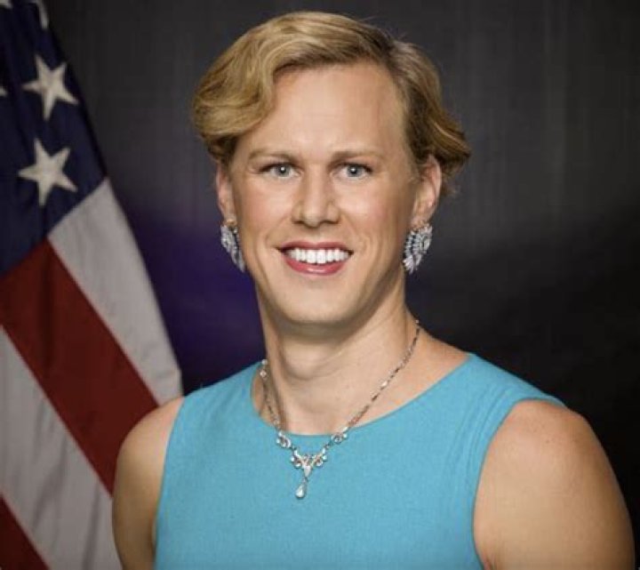First Openly Transgender Army Officer Indicted for Trying to Give