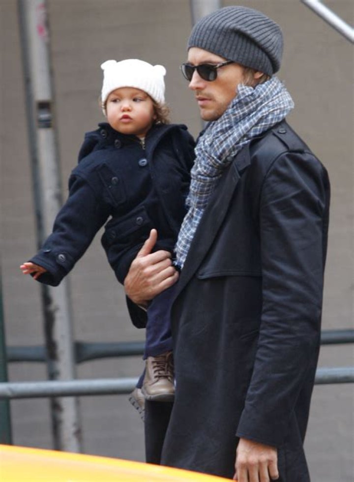Halle Berry&rsquo;s Biracial Daughter&rsquo;s Dad Colored 6YearOld&rsquo;s Hair & Hid