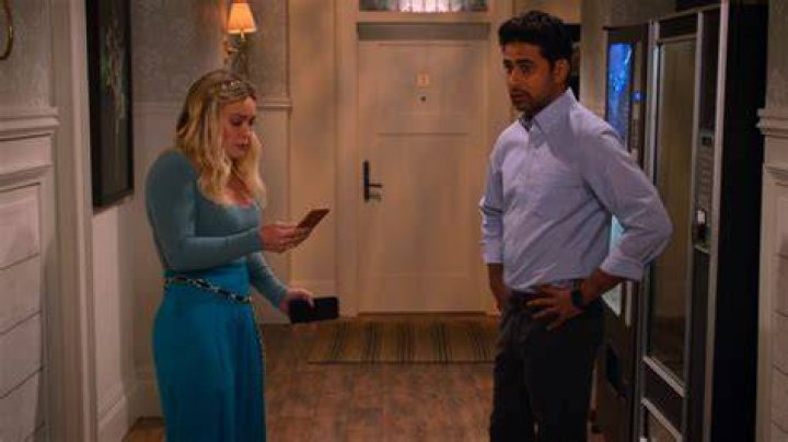 How I Met Your Father Season 2, Episode 3's Sid And Sophie Bombshell Has Fans Freaking Out