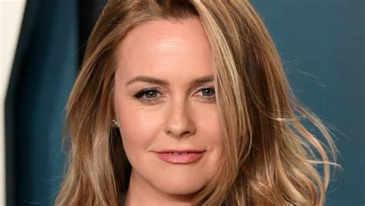 How Old Was Alicia Silverstone In Clueless?