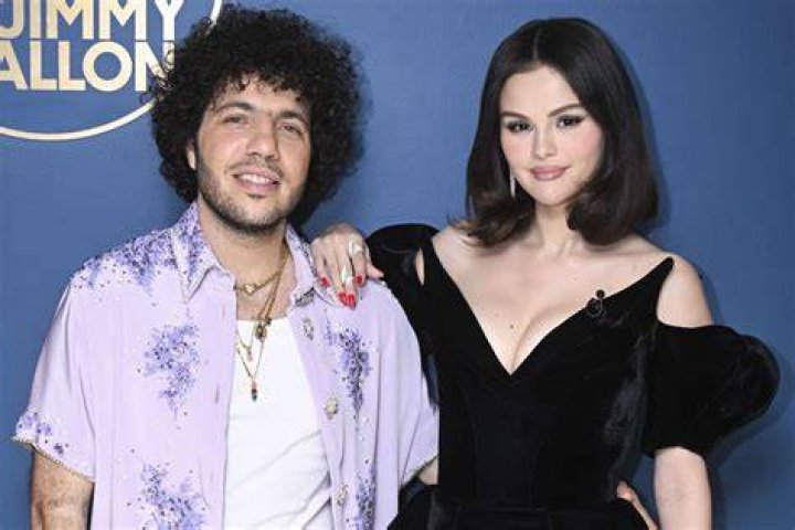 How Tall Is Selena Gomez? Discovering The Height Of The Pop Icon