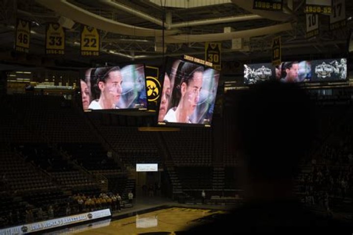 Iowa hosting watch party at Carver-Hawkeye Arena for national championship