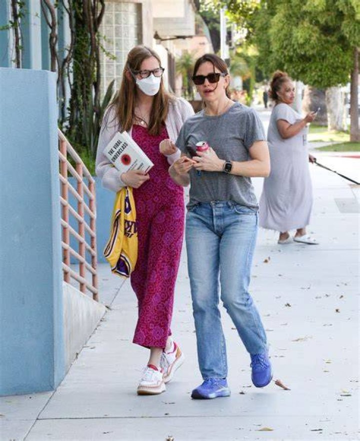 Is Jennifer Garner James Garner's Daughter?