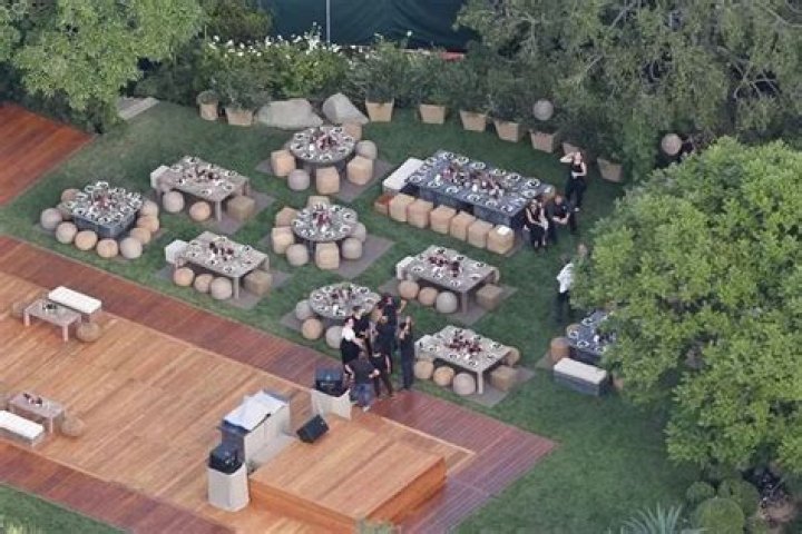 Jennifer Aniston, Justin Theroux Wedding Pictures, Wedding Dress