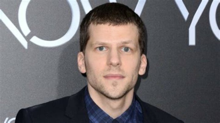 Jesse Eisenberg To Write, Direct, And Star In Single-Camera TV Comedy