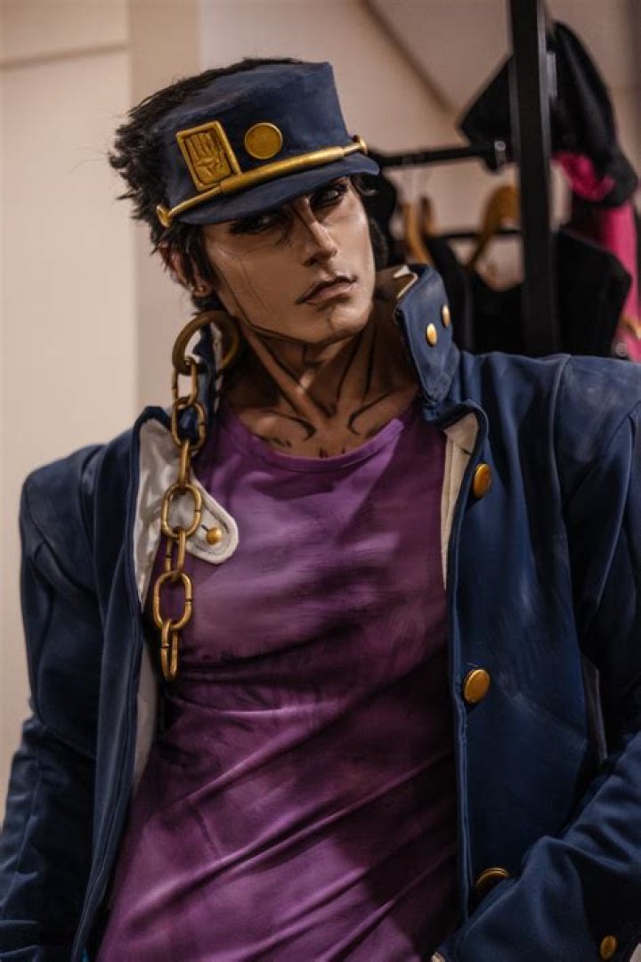 JoJo's Bizarre Adventure Cosplayer Digs Deep for This Dark Stand
