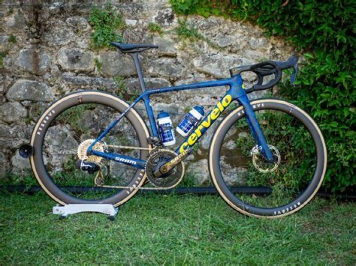 Jonas Vingegaard&rsquo;s Cervelo R5 Pro Bike Build Reserve Wheels