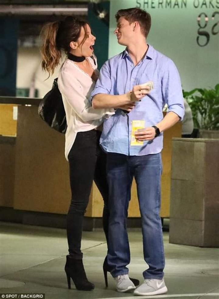 Kate Beckinsale wraps arms around Matt Rife in California Daily Mail