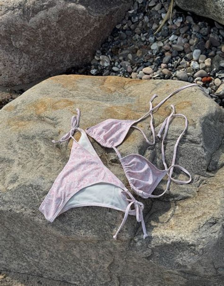 K&ouml;p Nelly Flavour Bikini Triangle R&ouml;d