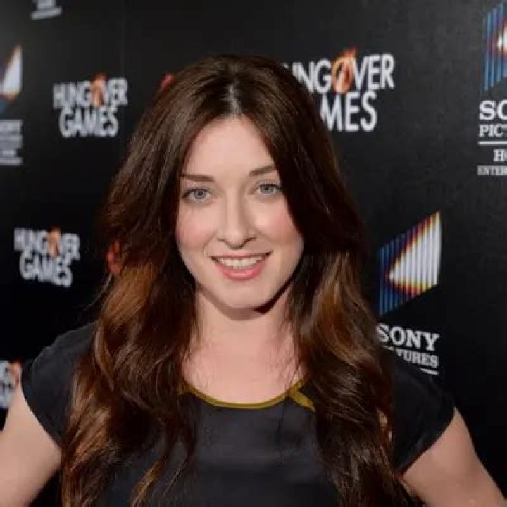 Margo Harshman Net Worth, Personal Life, Career, Boyfriend, Net Worth