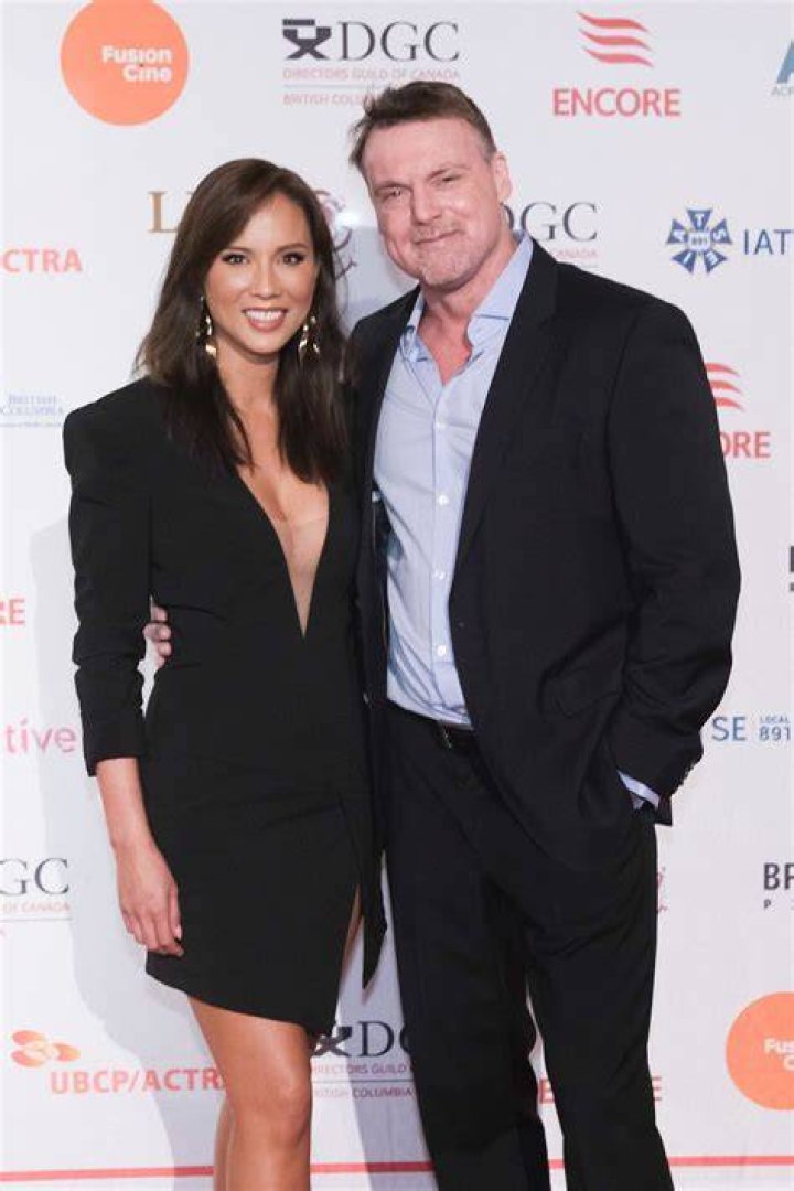 Michael Shanks femme, fortune, taille, tatouage, origine 2023 Taddlr