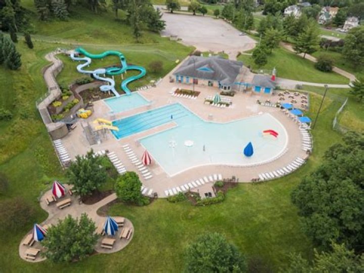 Moline, Bettendorf residents forced to travel for outdoor pools