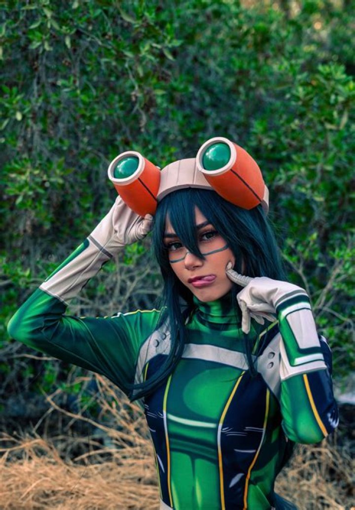 My Hero Academia Cosplay Leaps Into Action With Froppy