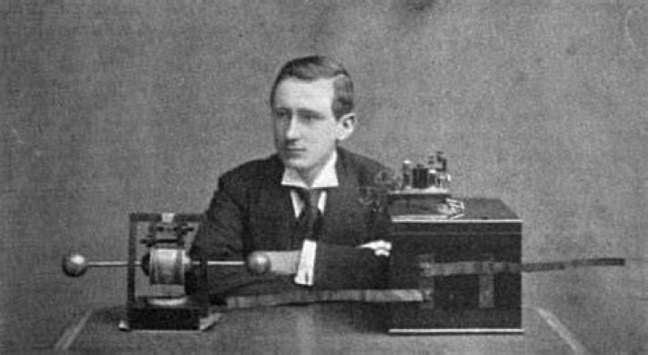 Old Radio January 22, 1897 J. Carrol Naish was born