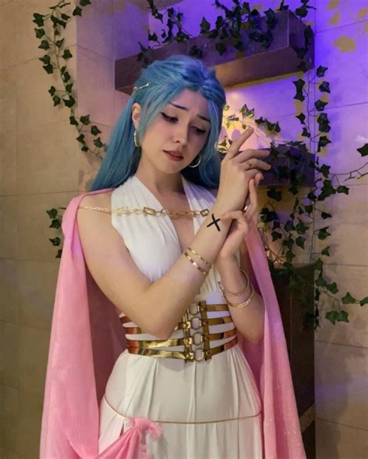 One Piece Cosplay Gets Princess Vivi Ready for Season 2