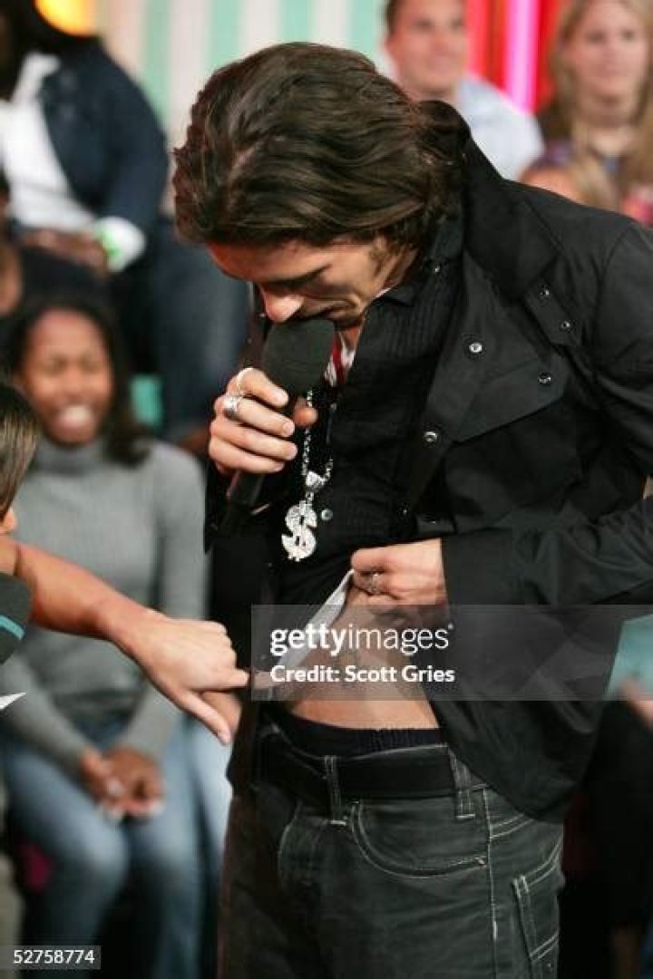 Orlando Bloom Shows off His Lean BodySee Pic! Entertainment Tonight
