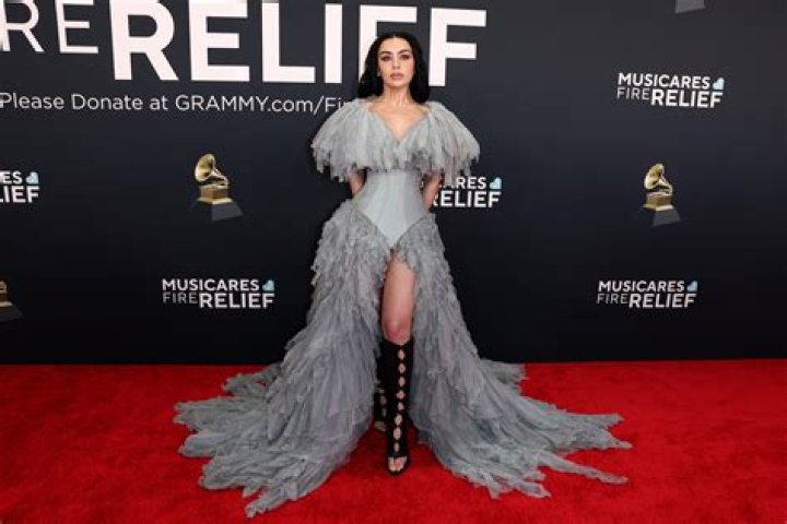 Photos On the Red Carpet at CHICAGO's 25th Anniversary Performance