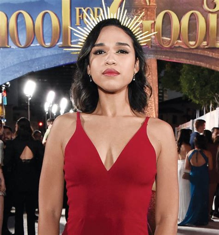 Red Carpet Influencers Creators Share Pay, Details On Studio Work