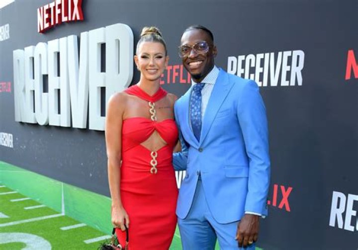 RG3 reacts to wife Grete's bikini shots