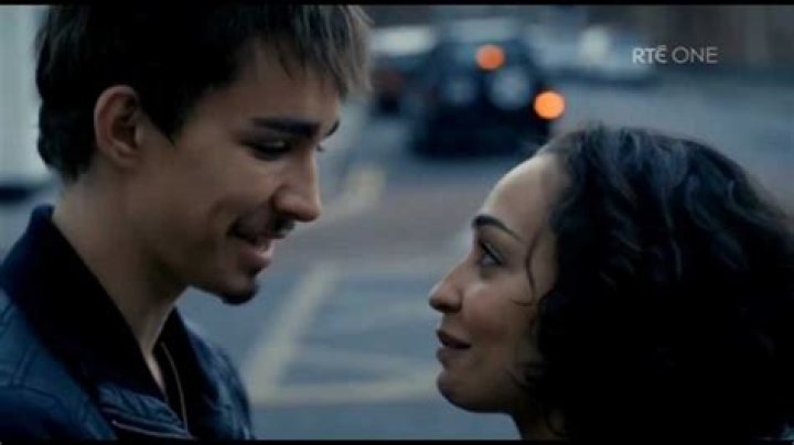 Robert Sheehan In Love With Girlfriend