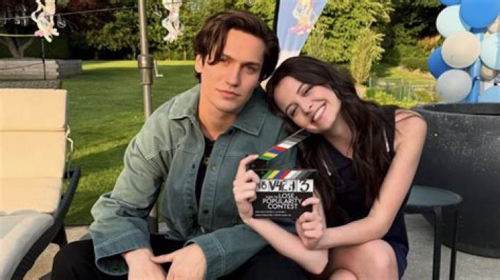 Sara Waisglass Boyfriend: A Deep Dive Into The Life Of The Rising Star