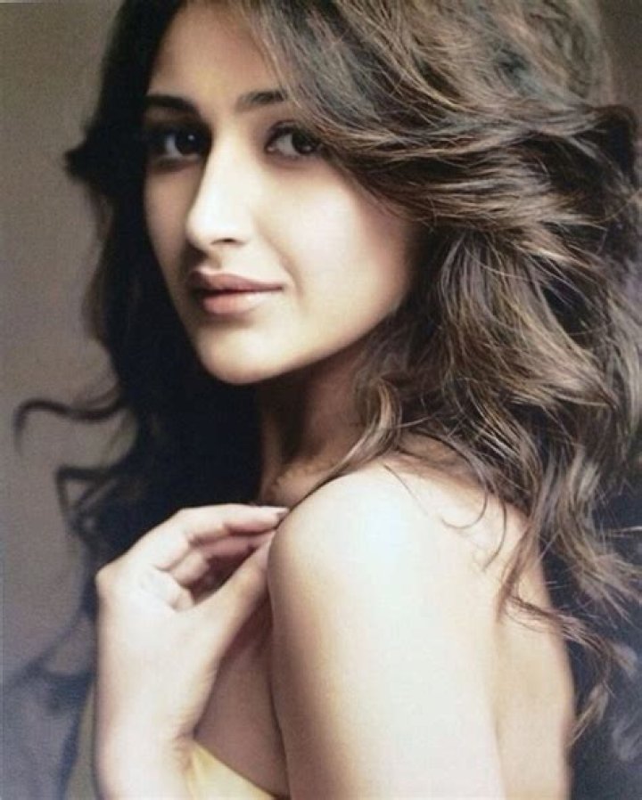 Sayyeshaa Saigal Hot Pics Sizzling Hot & Sexy Pics Of Sayyeshaa Saigal