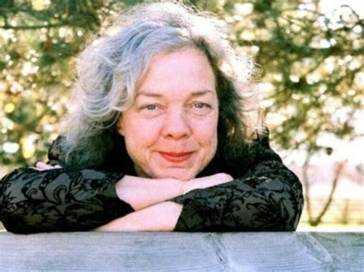 Shirley Eikhard Wiki