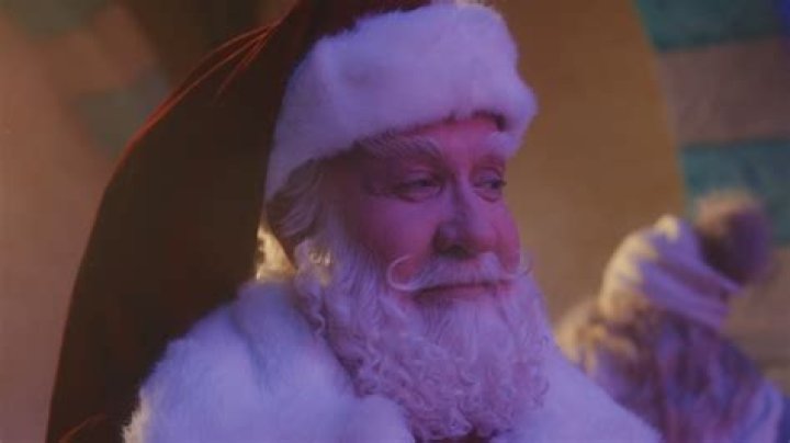 Small Details You Missed In The Santa Clauses