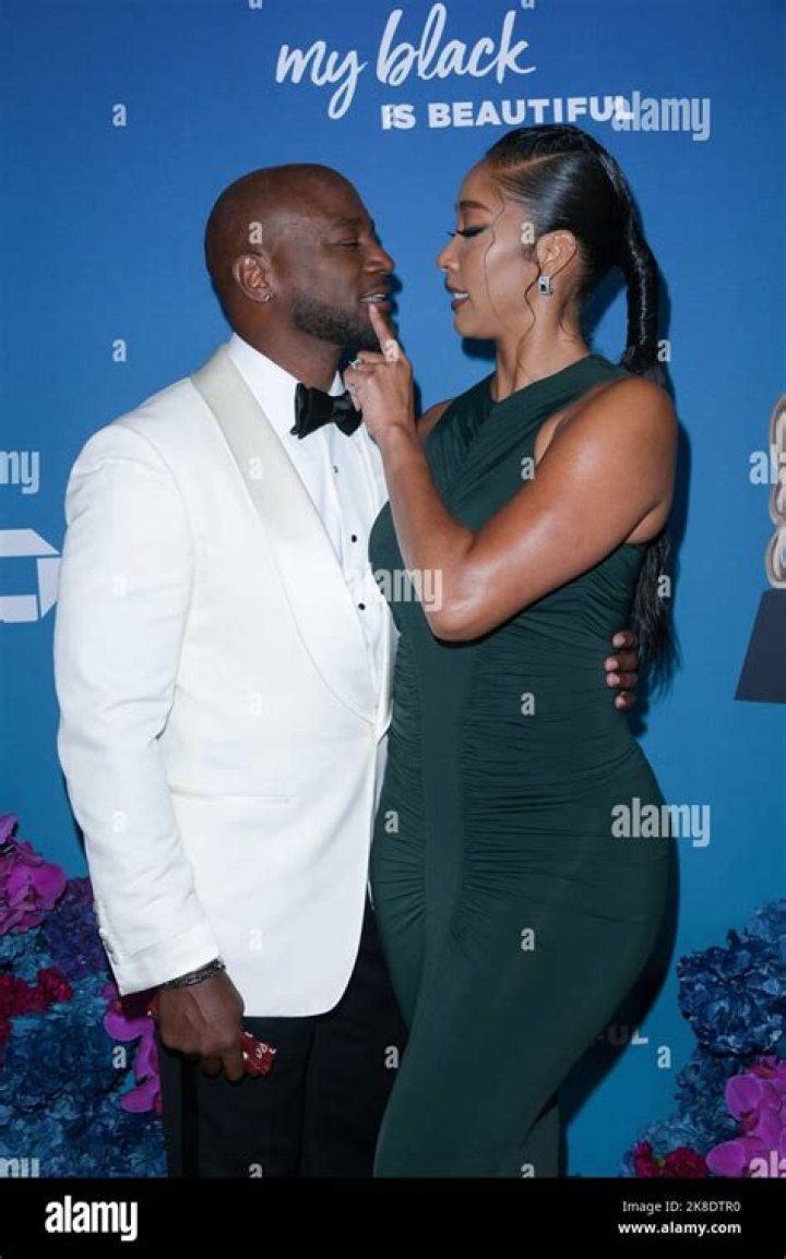 Taye Diggs & Apryl Jones Lip Sync With Daughter Amei Before Dinner! 🎤