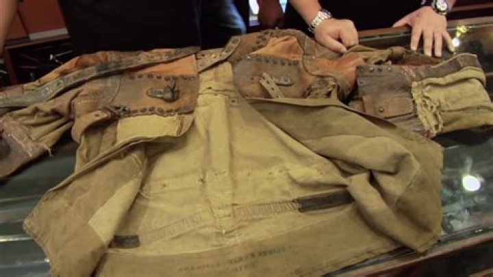 The Unique Houdini Jacket That Was Worth Thousands On Pawn Stars