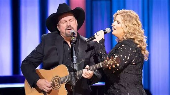 Trisha Yearwood and &lsquo;The Pioneer Woman&rsquo; Ree Drummond Bake a Delicious
