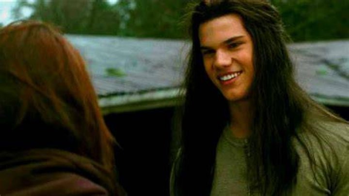 Twilight's Taylor Lautner Reacts To 'Where The Hell Have You Been, Loca?' Memes