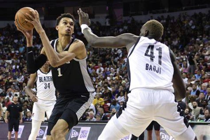 Wembanyama more aggressive in stronger second Summer League game with Spurs in Las Vegas