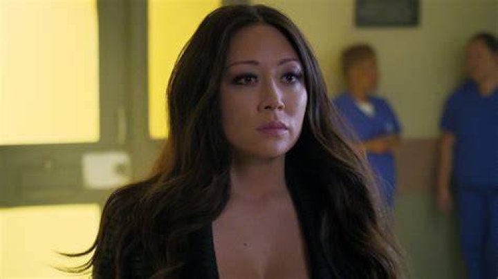 Who Plays Gloria Dayton On Lincoln Lawyer & Who Was She In Fire Country?