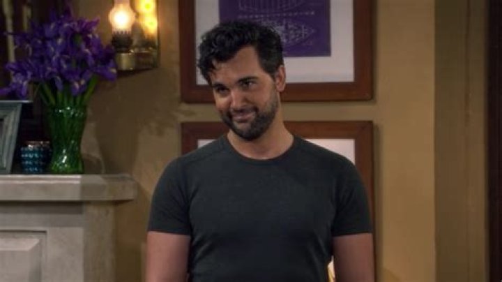 Why Fernando From Fuller House Looks So Familiar